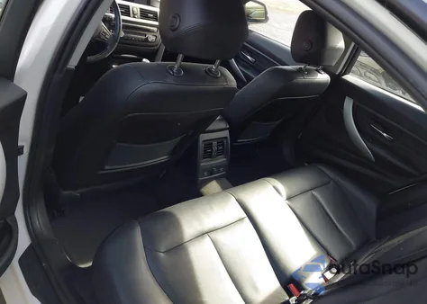 2013 BMW 328I xDrive z USA, uszkodzony, nr VIN WBA3B5C55DF593060